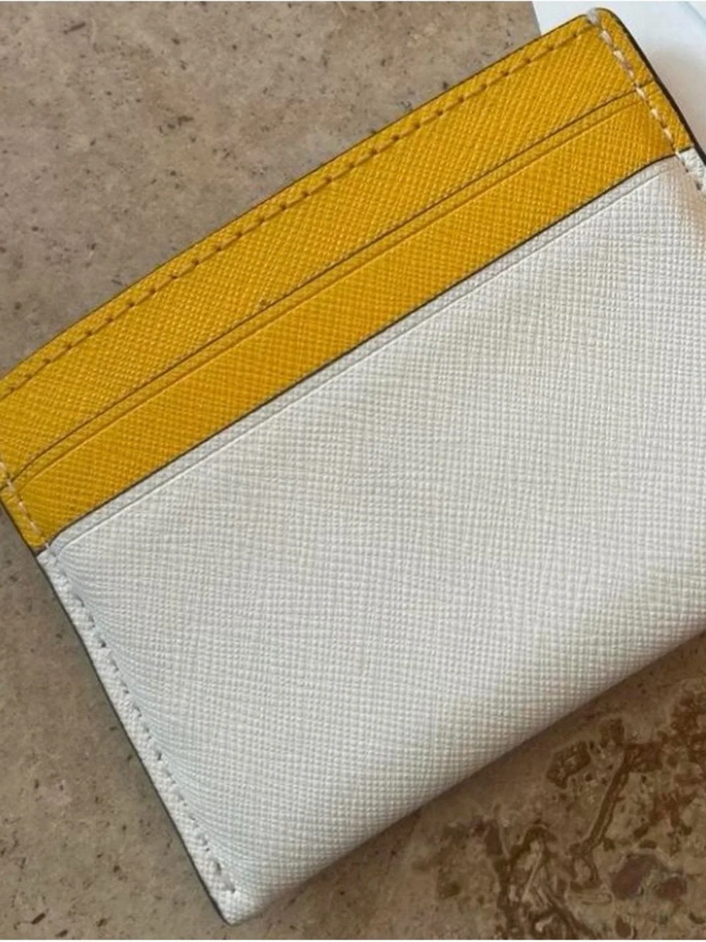 ⭐️Tory Burch Yellow & White Daisy Card Case
